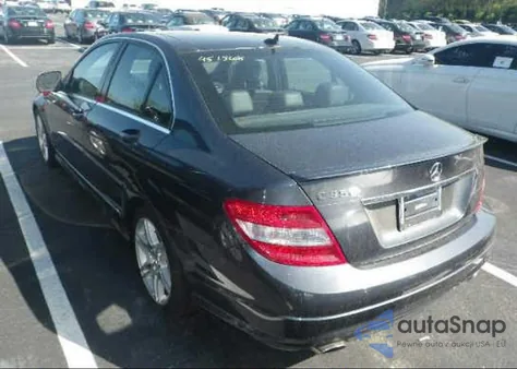 2009 Mercedes-Benz C350 z USA, uszkodzony, nr VIN WDDGF56X89R067393